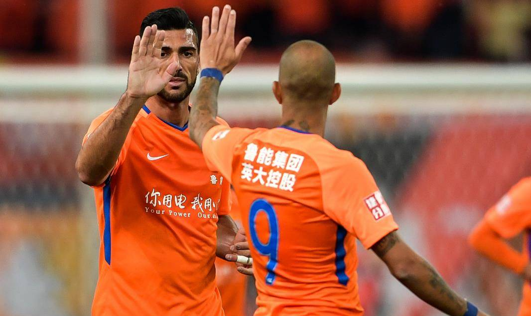 包含亚冠冲刺阶段再迎强敌，广州队官宣签约，主帅态度——震撼外界，临场指挥获称赞的词条-爱游戏平台