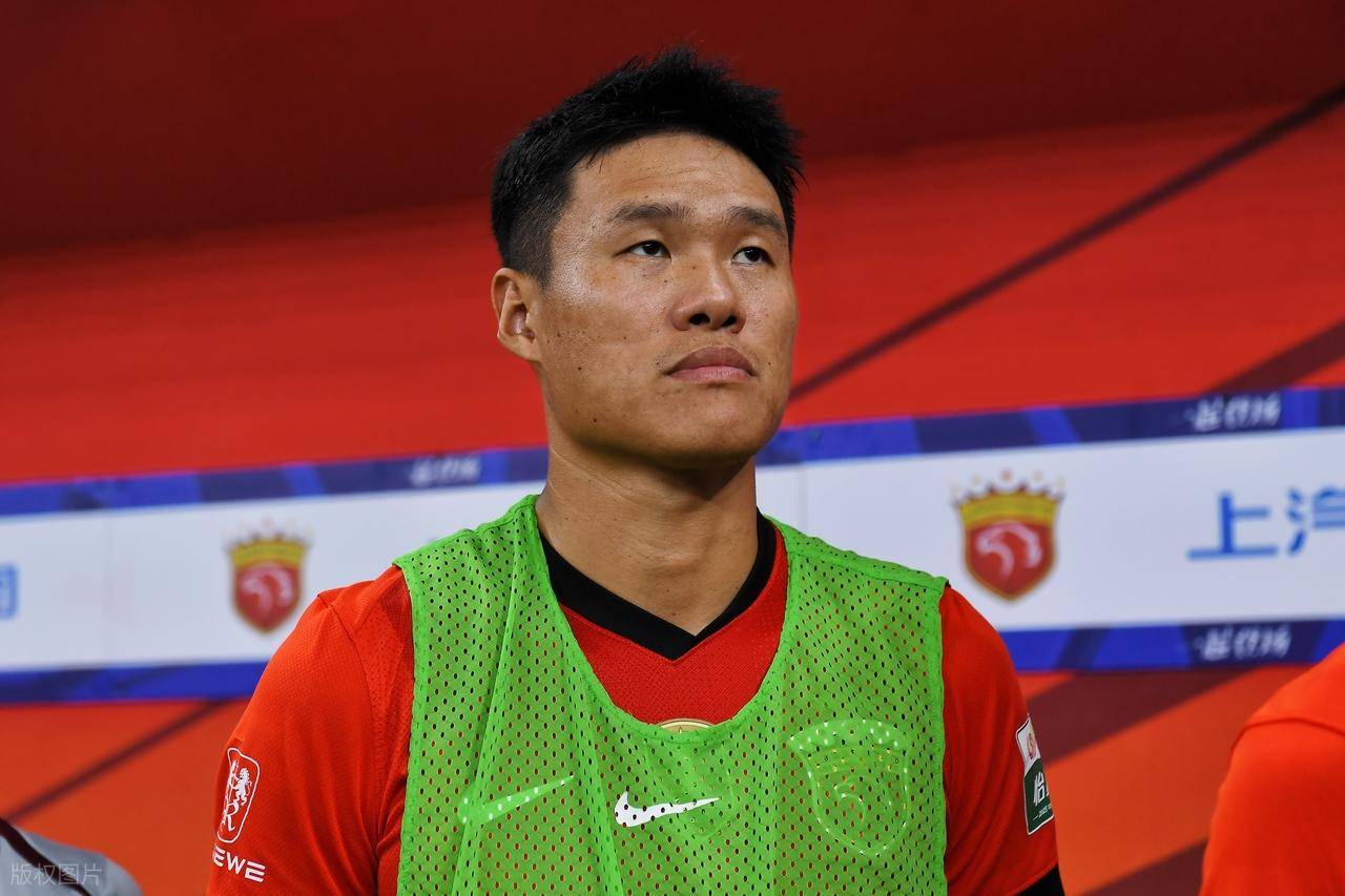 包含里程碑夜上海海港队长鼓劲，法甲转会期刷纪录，话题不断，控场能力受关注的词条-爱游戏平台